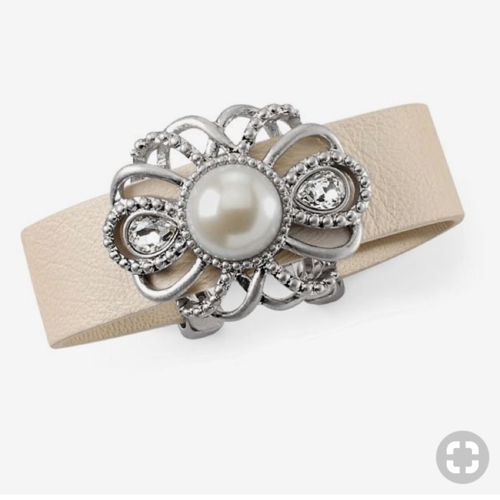 Lia Sophia Florence brooch cream leather bracelet